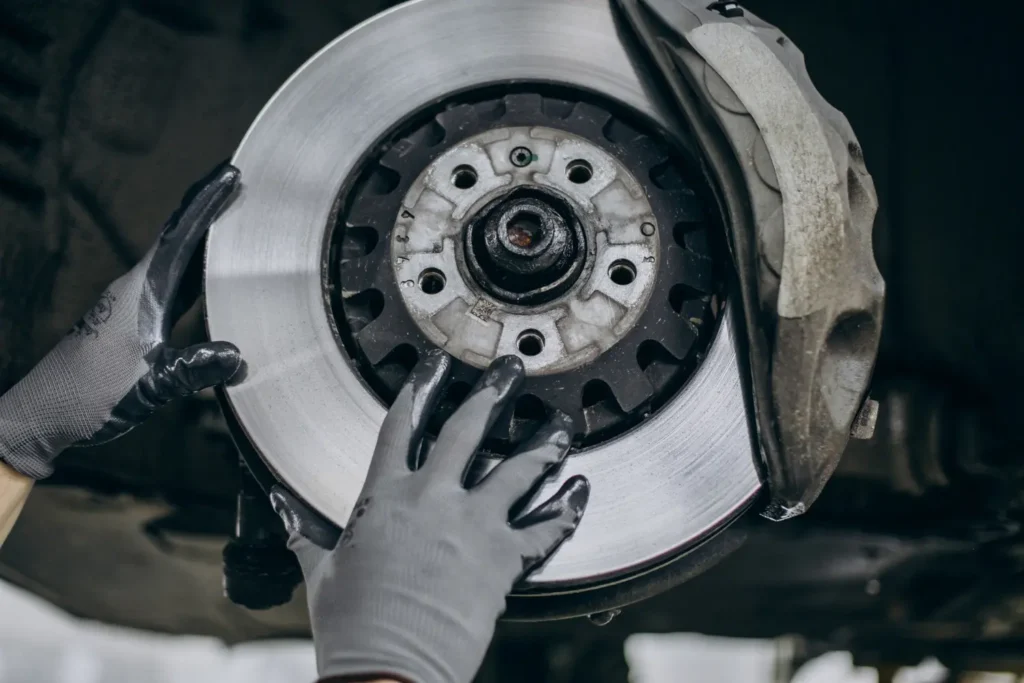 mantenimiento del Renault Logan revisión de frenos