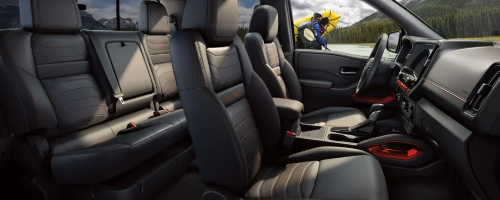 Nissan Frontier precio Ecuador interior 2025