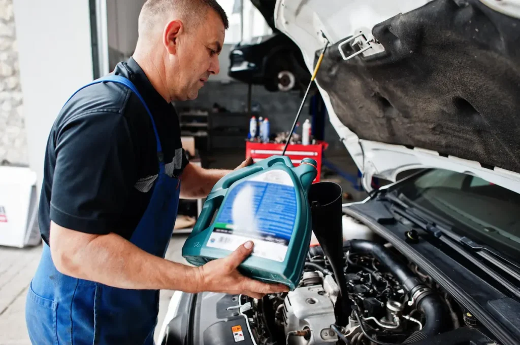 Auto que tironea y uso de aditivos para combustible
